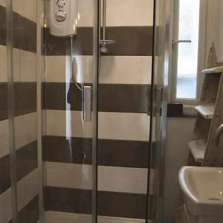 Small Self Contained * ポースレーヴェン